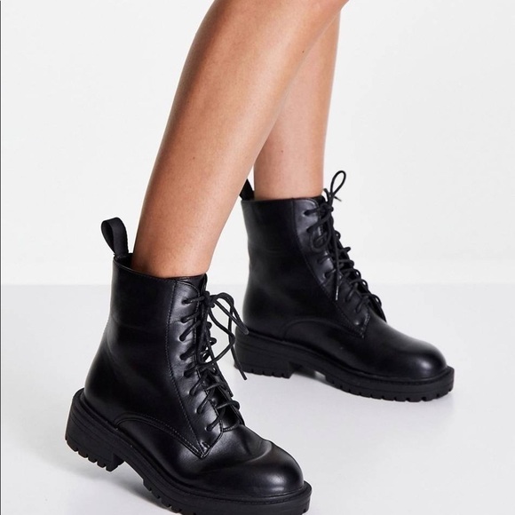 RAID ASOS New In Box Wide Fit Micah lace up flat ankle boots in black Size 5 - Picture 3 of 16